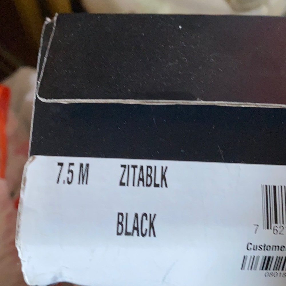 International Concept. Black. Size 7 1/2.